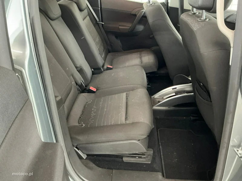 Opel Meriva B 11