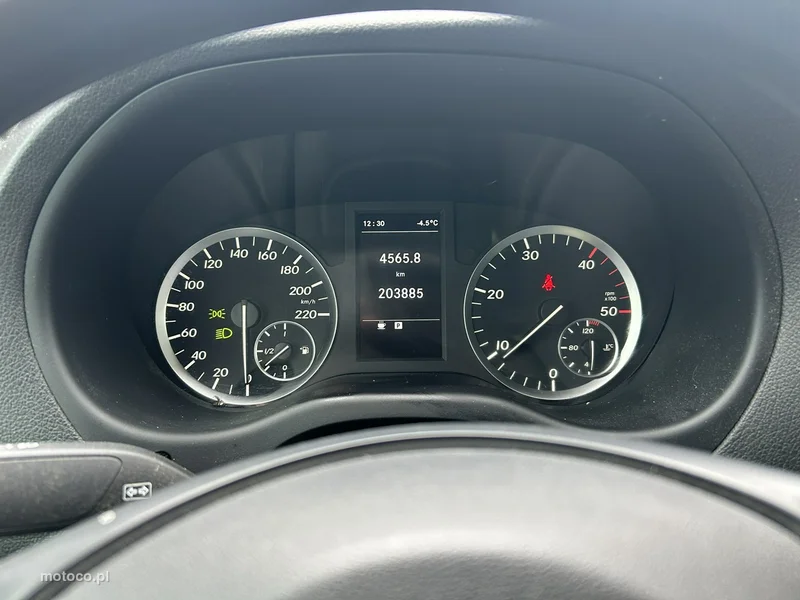 Mercedes-Benz Vito 8