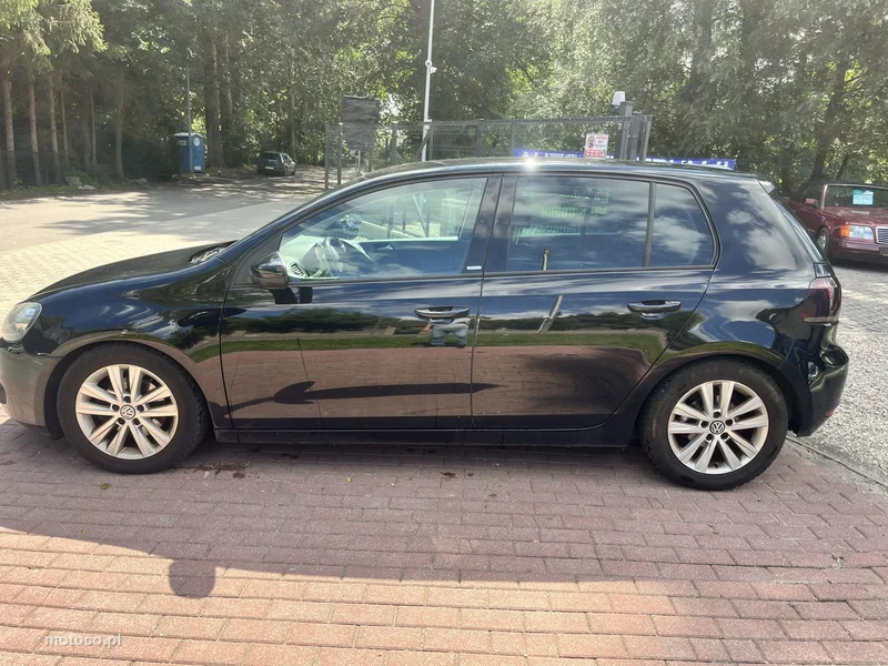Volkswagen Golf VI 2
