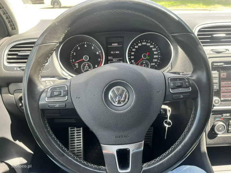 Volkswagen Golf VI 8