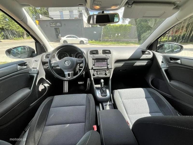 Volkswagen Golf VI 10