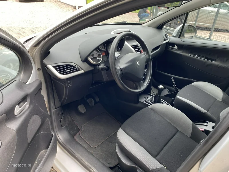Peugeot 207 8
