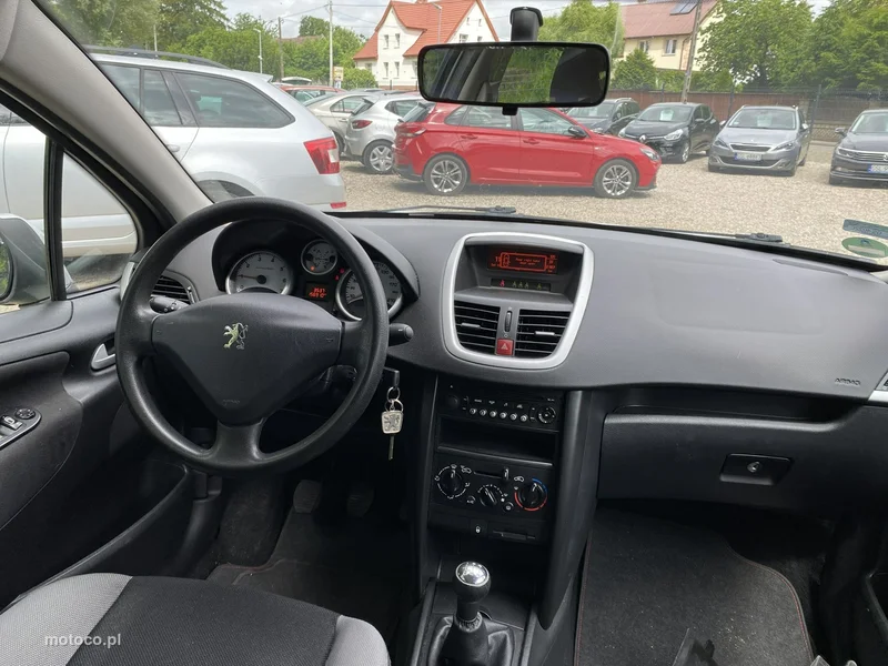 Peugeot 207 10
