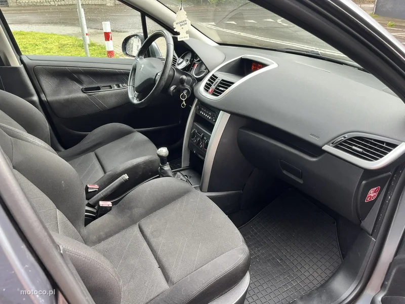 Peugeot 207 11