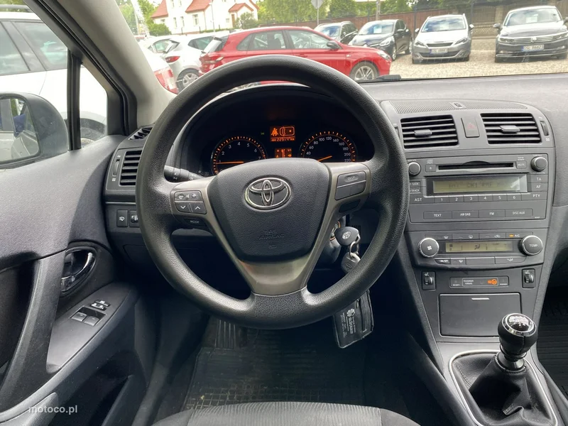 Toyota Avensis T27 9