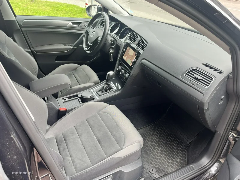 Volkswagen Golf VII 11