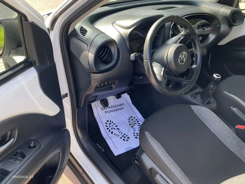 Toyota Aygo (X) 8