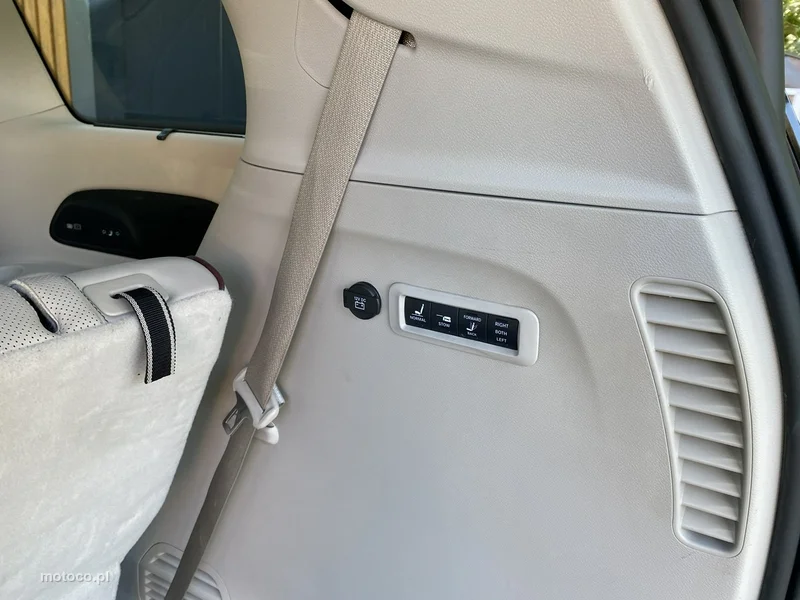 Chrysler Pacifica 14