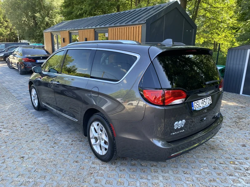 Chrysler Pacifica 7