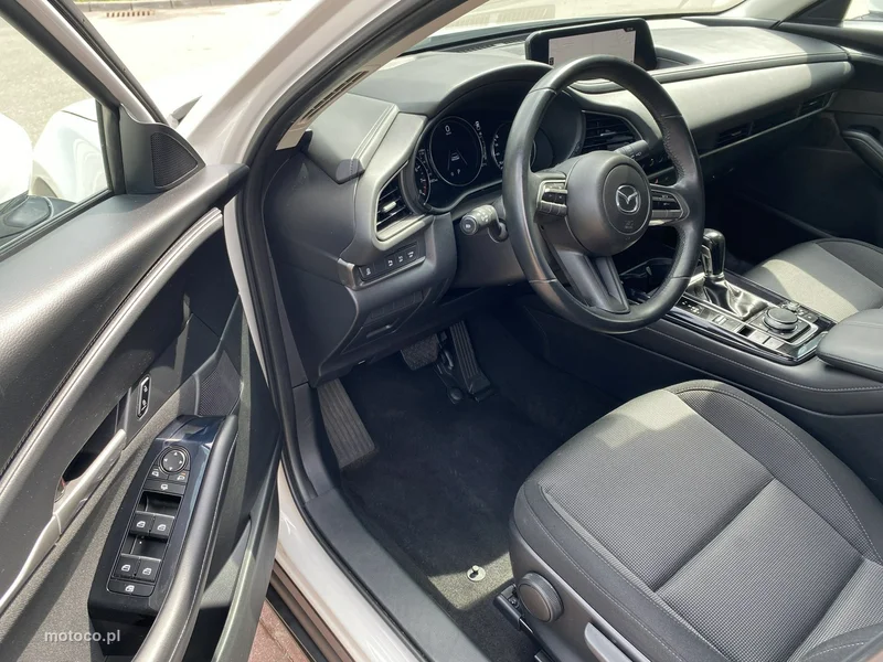Mazda CX-30 9