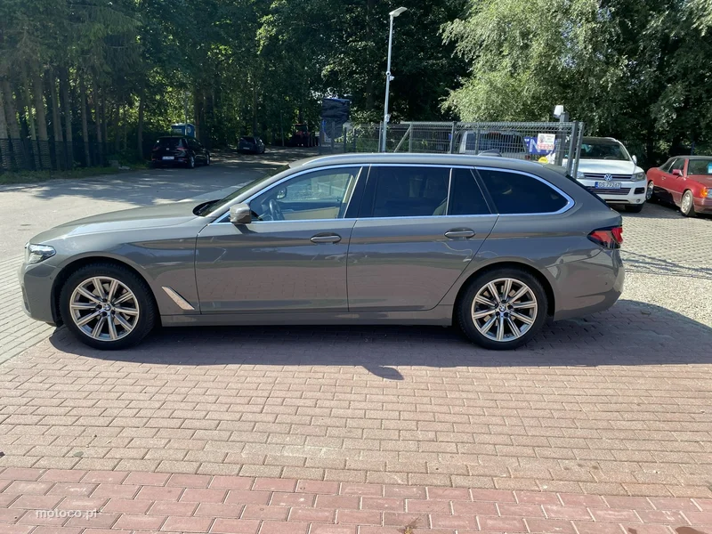 BMW Seria 5 G30 520 2