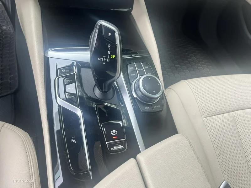 BMW Seria 5 G30 520 11