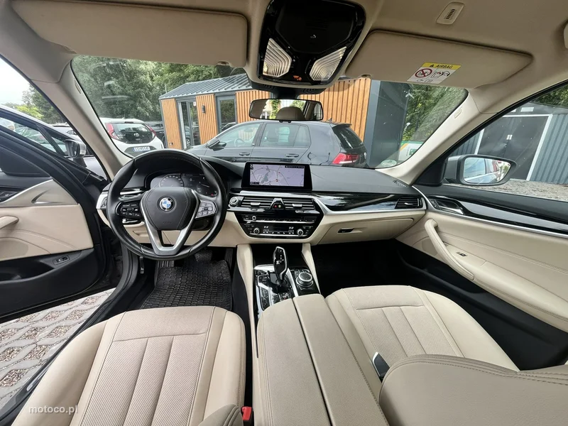 BMW Seria 5 G30 520 12