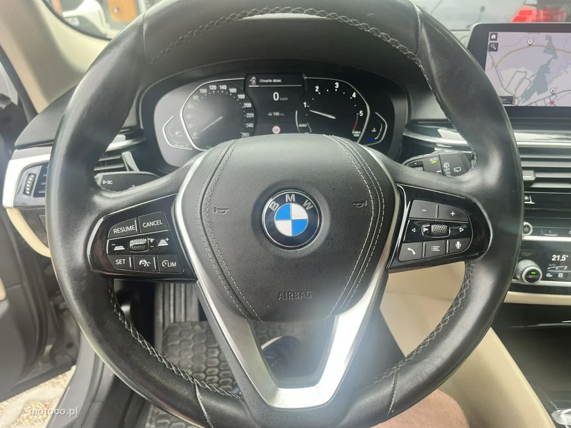 BMW Seria 5 G30 520 8