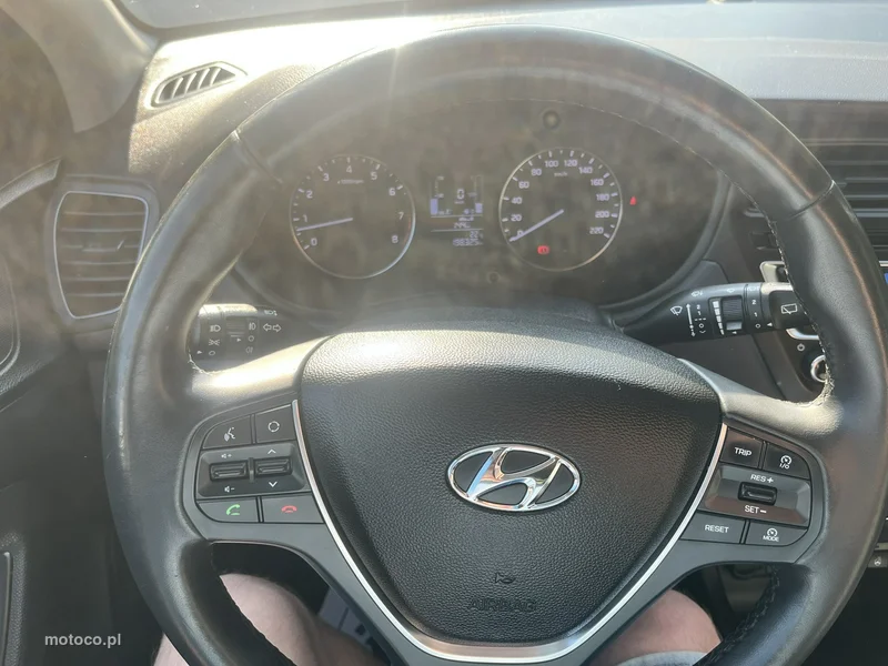 Hyundai i20 9