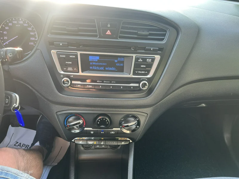 Hyundai i20 10