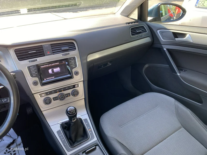 Volkswagen Golf VII 11