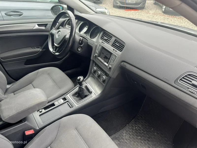 Volkswagen Golf VII 13