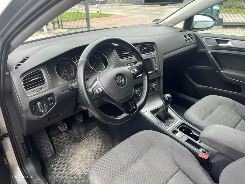 Volkswagen Golf VII 8