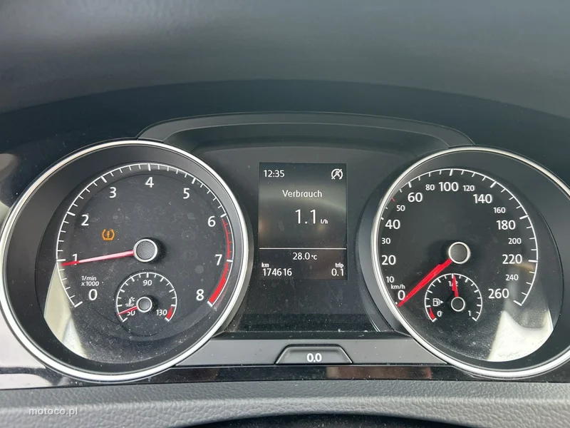 Volkswagen Golf VII 8