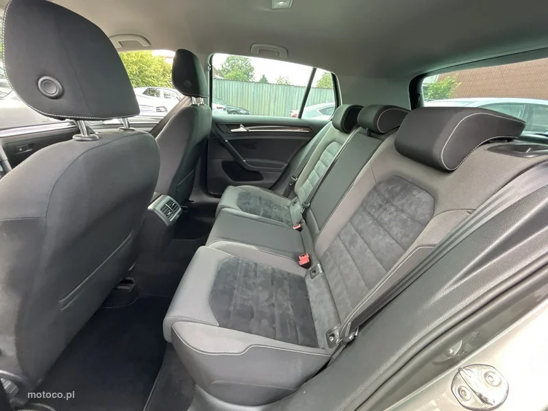 Volkswagen Golf VII 9