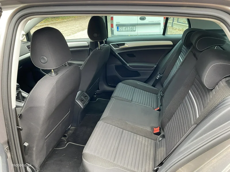 Volkswagen Golf VII 12