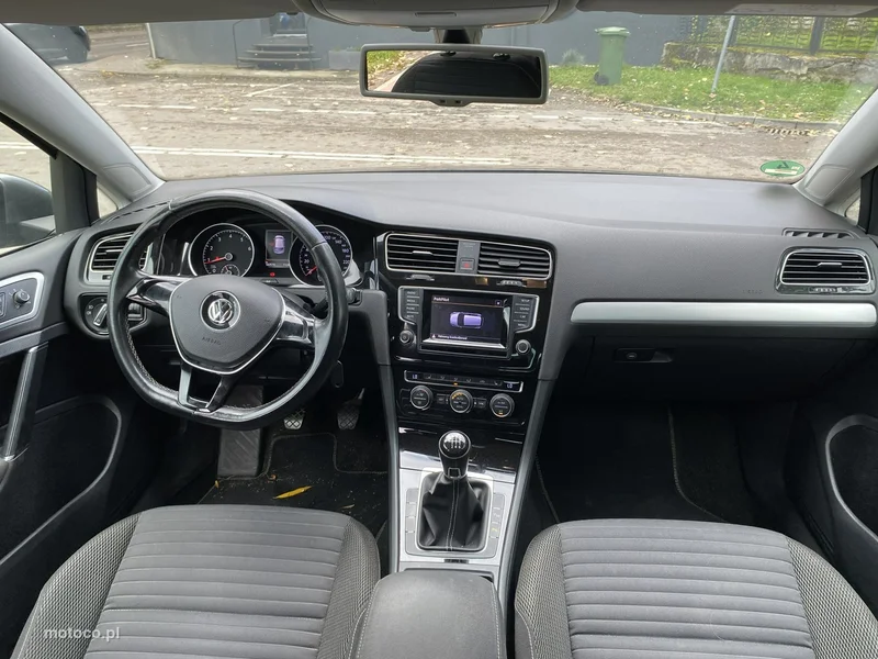 Volkswagen Golf VII 10