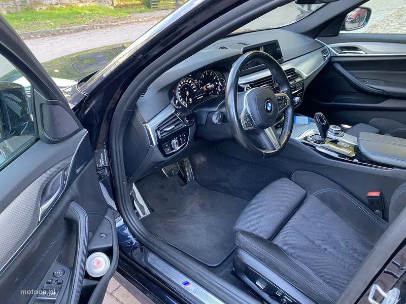 BMW Seria 5 G30 530 8