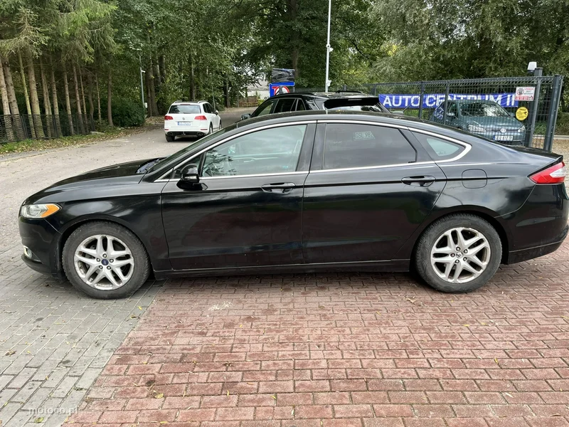 Ford Fusion 2