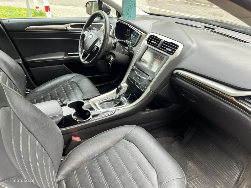Ford Fusion 12