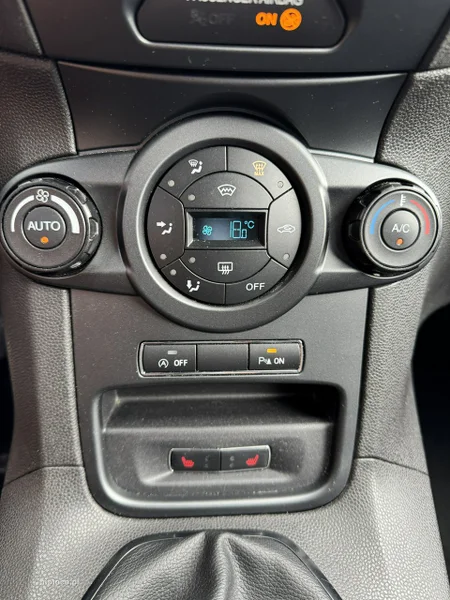 Ford Fiesta VI 31
