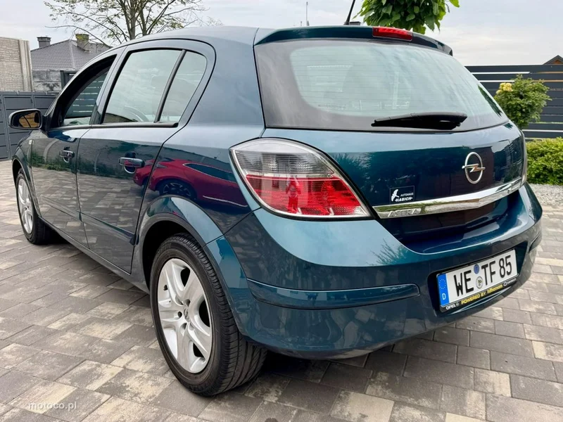 Opel Astra H 21