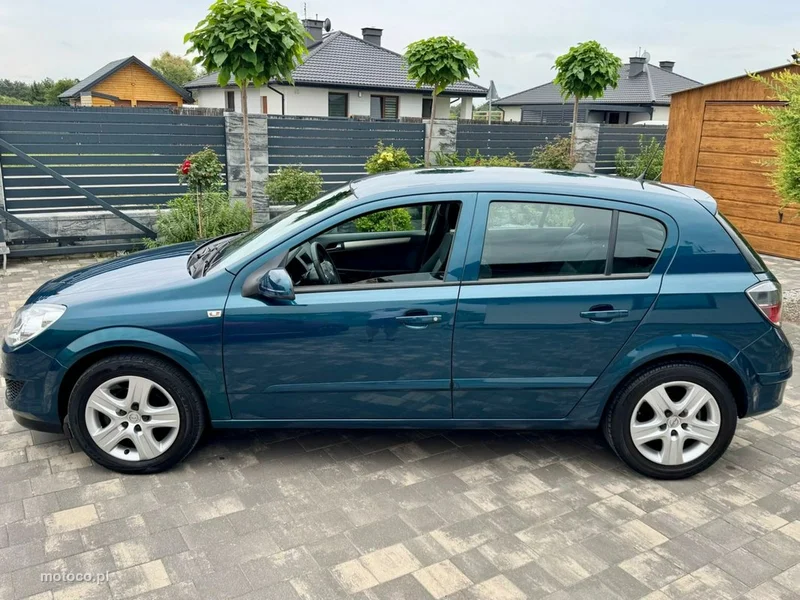 Opel Astra H 25