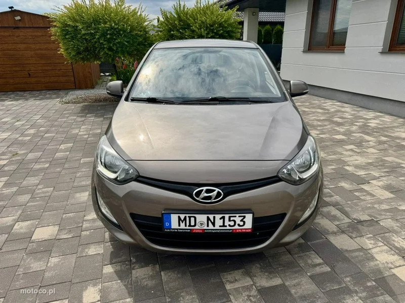 Hyundai i20 16