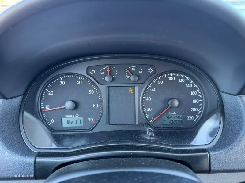 Volkswagen Polo IV 9N 8