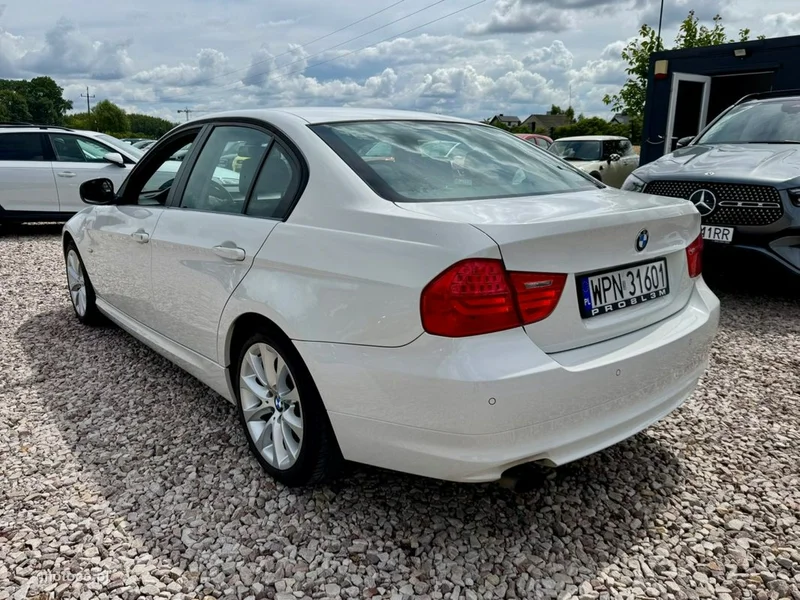 BMW Seria 3 E90 22
