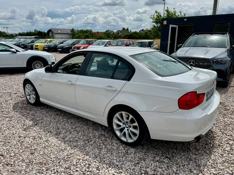 BMW Seria 3 E90 24
