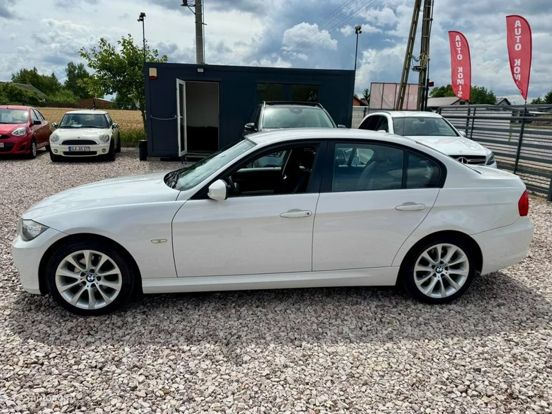 BMW Seria 3 E90 25