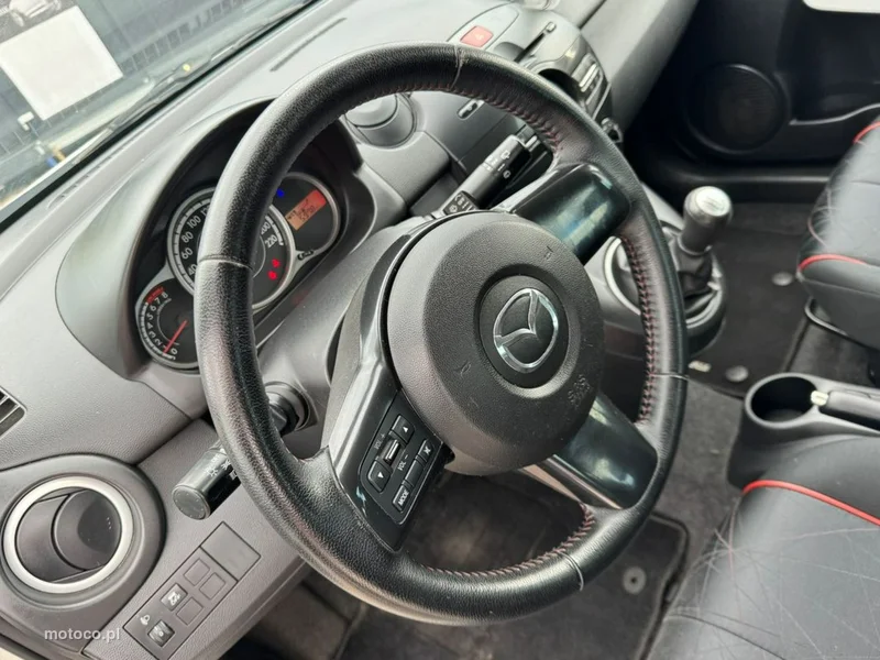 Mazda 2 11
