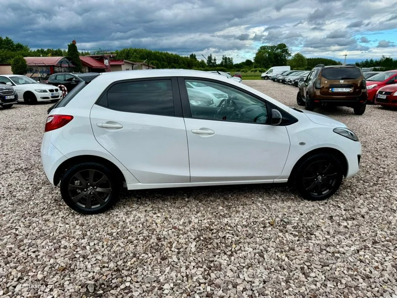 Mazda 2 14