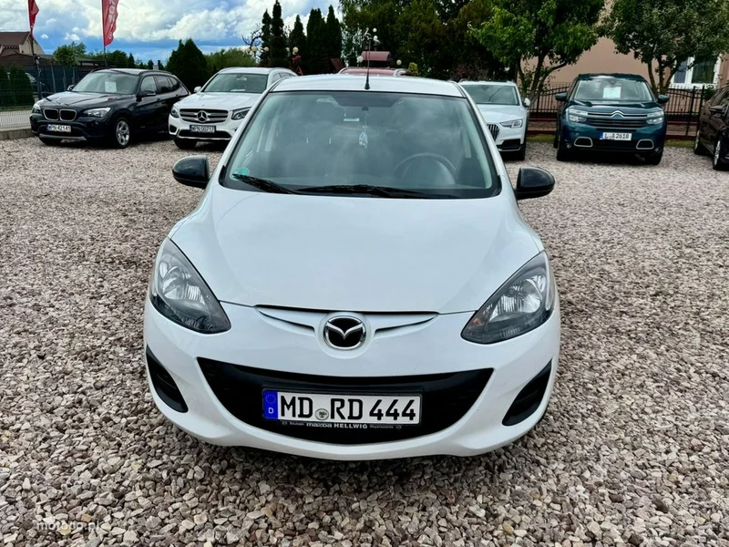 Mazda 2 16