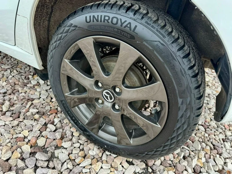 Mazda 2 6