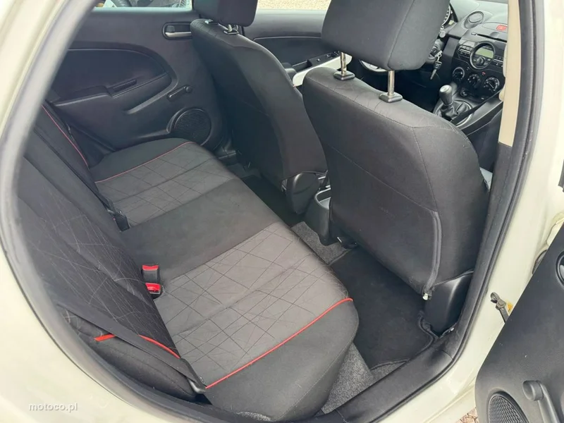 Mazda 2 8