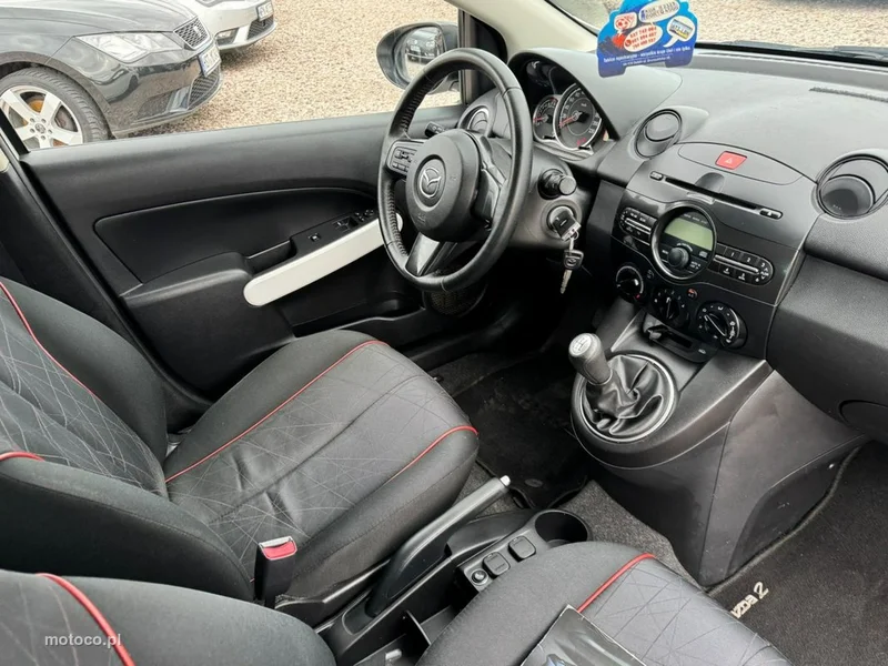 Mazda 2 10