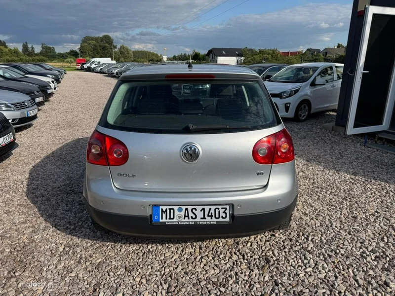 Volkswagen Golf V 11