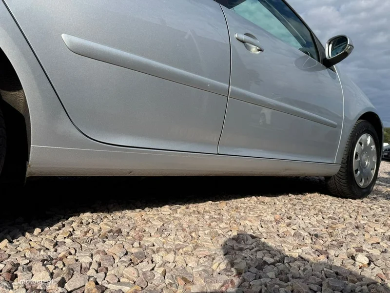 Volkswagen Golf V 12