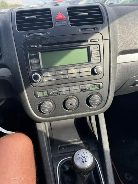 Volkswagen Golf V 16