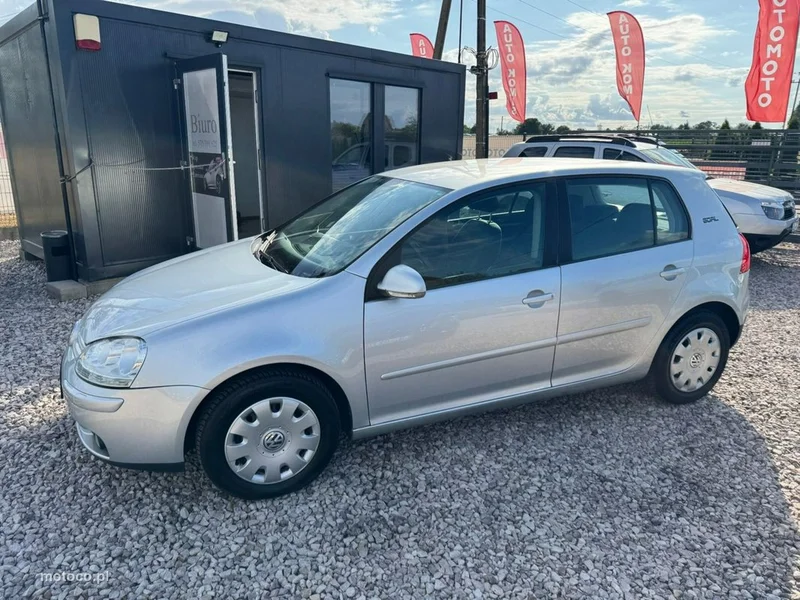 Volkswagen Golf V 10