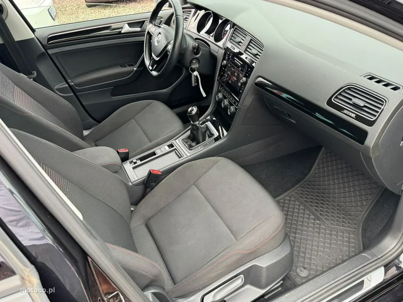 Volkswagen Golf VII 29