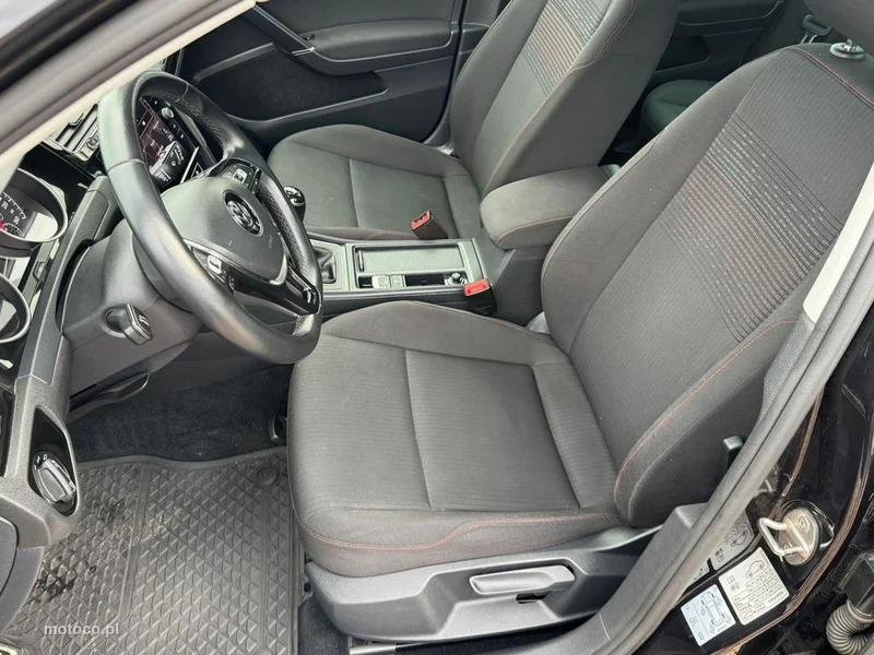 Volkswagen Golf VII 32